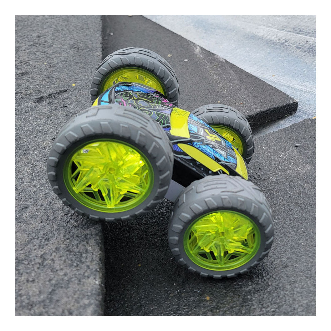 Exost rc 360 cross flash stuntauto groen 1:18 - flashing wheels - incl. oplaadbare batterij - rc auto