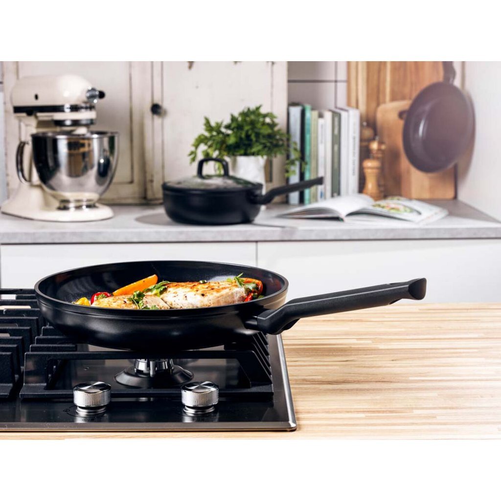 Bk easy induction koekenpan 20cm - pfas-vrije antikleeflaag - koekenpan inductie - keramische pan - ovenbestendig tot 160°c - koudgrepen - zwart
