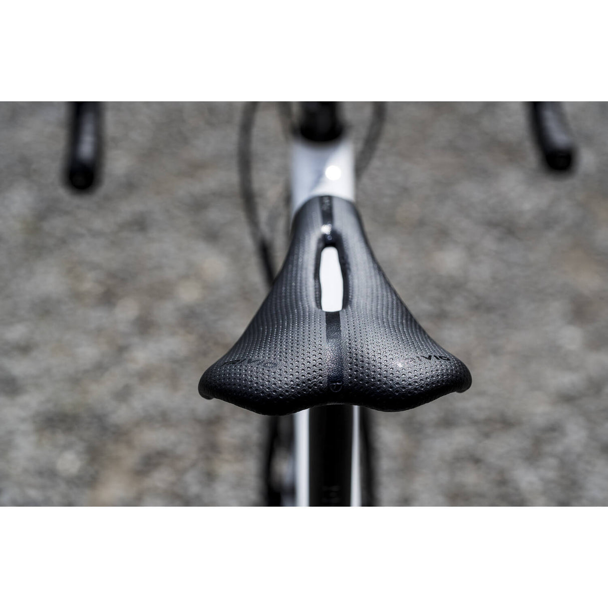 Trivio - pirate pfs fietszadel zwart