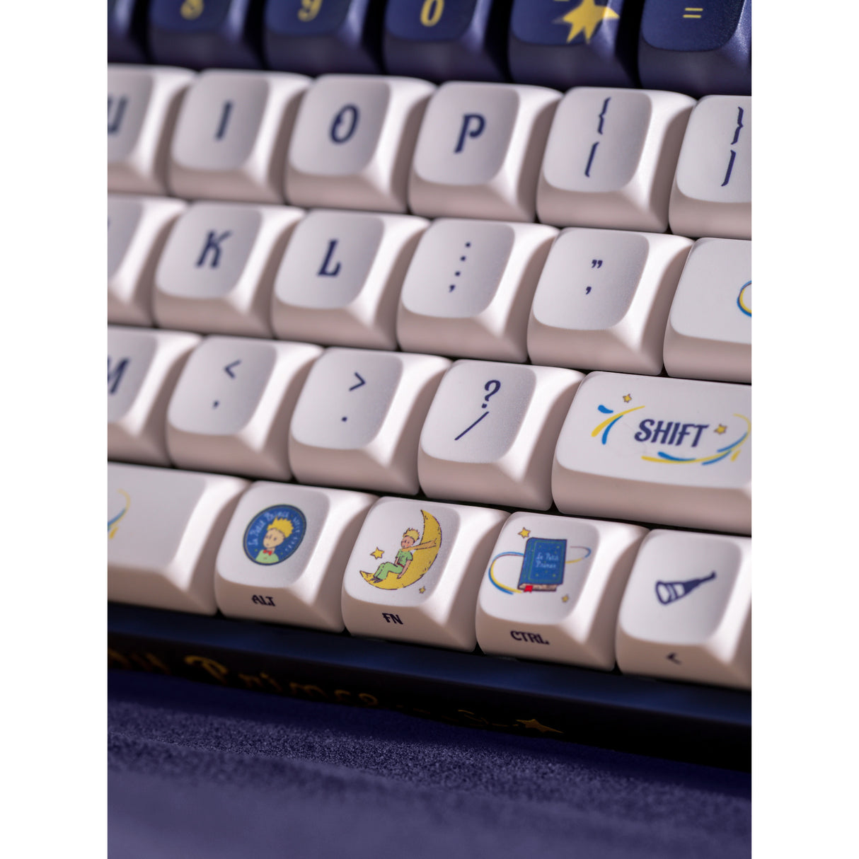 Iqunix f97 starry tryst rgb mechanisch gaming toetsenbord (donkerblauw, us lay-out (qwerty), iqunix little prince, 96%, rgb leds, hot-swappable, pbt, 2.4ghz | bluetooth 5.1 | usb-c)