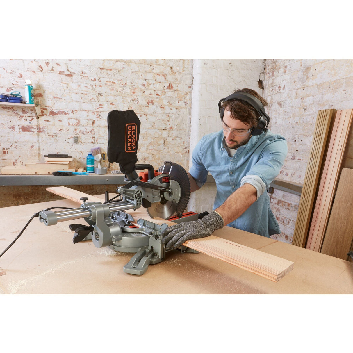 Black+decker 1600w 216mm afkort- en verstekzaag - bes700-qs