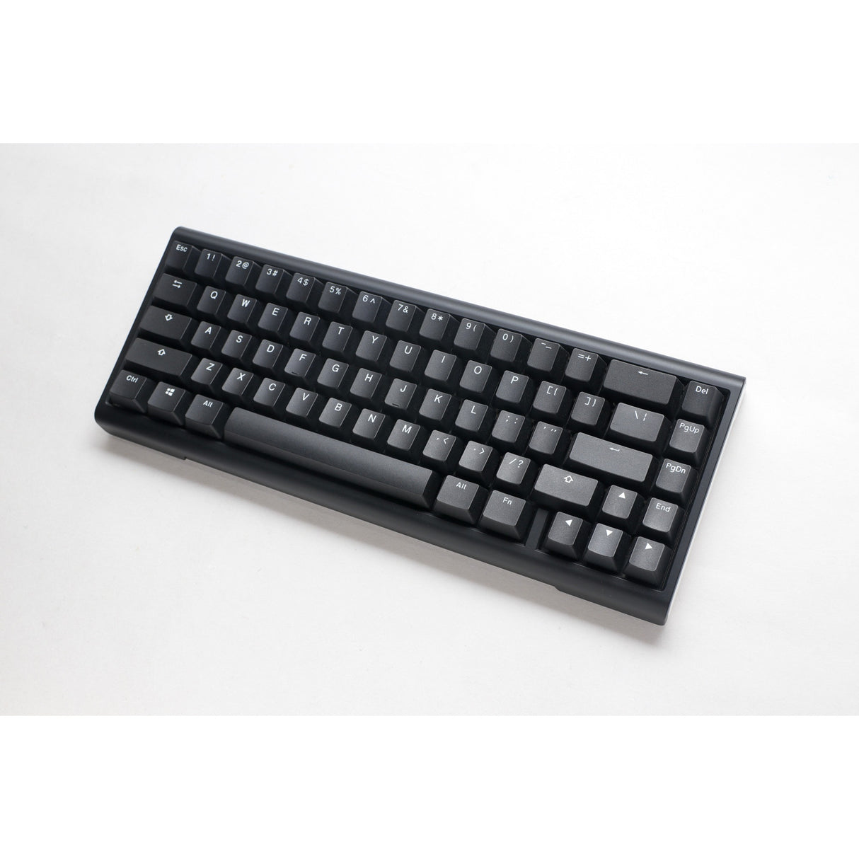 Ducky projectd tinker 65 met qmk via rgb mechanisch toetsenbord (zwart, us lay-out (qwerty), cherry mx brown, 65%, rgb leds, double-shot pbt, hot-swappable, gasket mount)