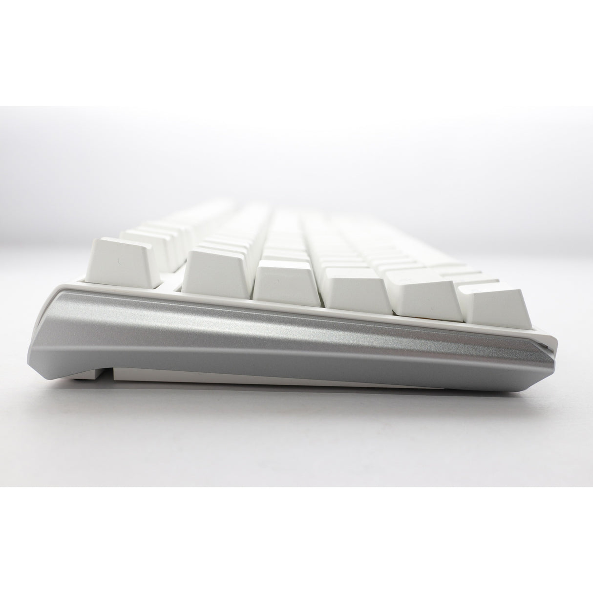 Ducky one 3 classic pure white rgb mechanisch toetsenbord (wit, us lay-out (qwerty), cherry mx speed silver, 100%, rgb led, double-shot pbt, hot-swappable, quack mechanics)