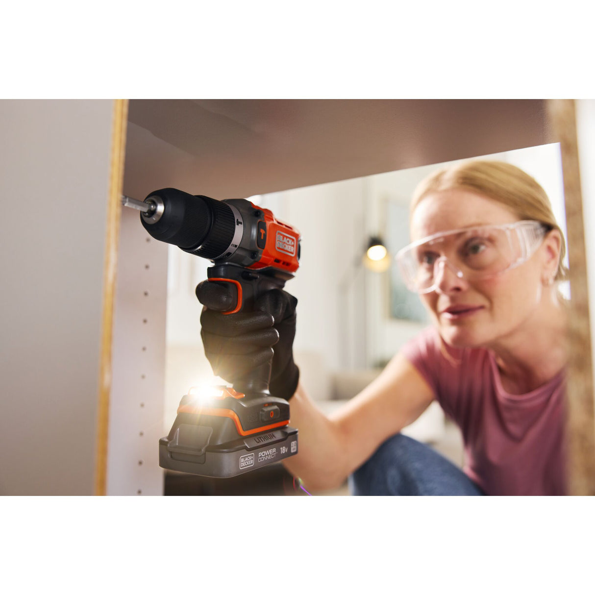 Black+decker 18v schroefklopboormachine + 18v excentrische schuurmachine bundel (zwart oranje)