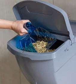 Producten stapelbare voerton met deksel 60l