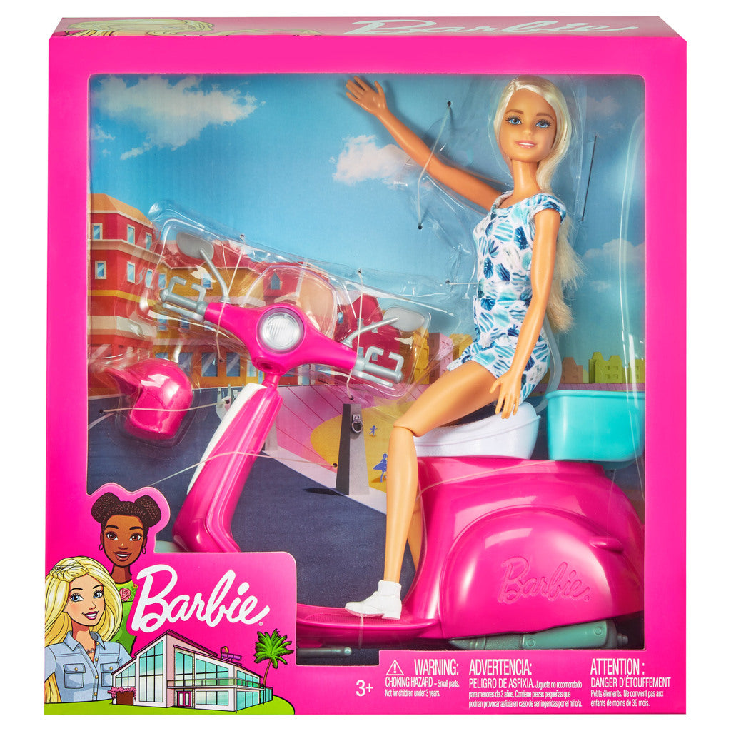 Muñeca Barbie con scooter