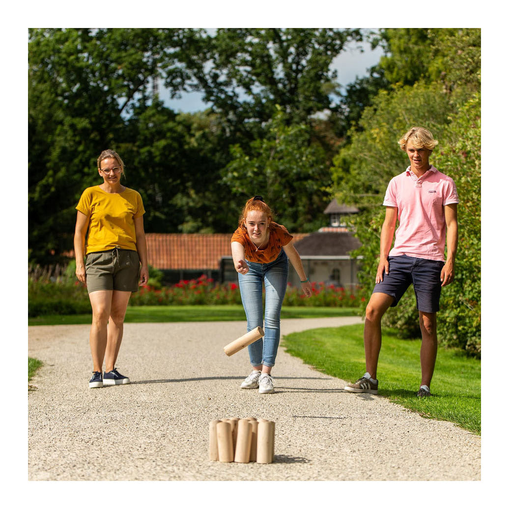 Outdoor -Spielen im Freien Holzfinnisch -Wurfspiel