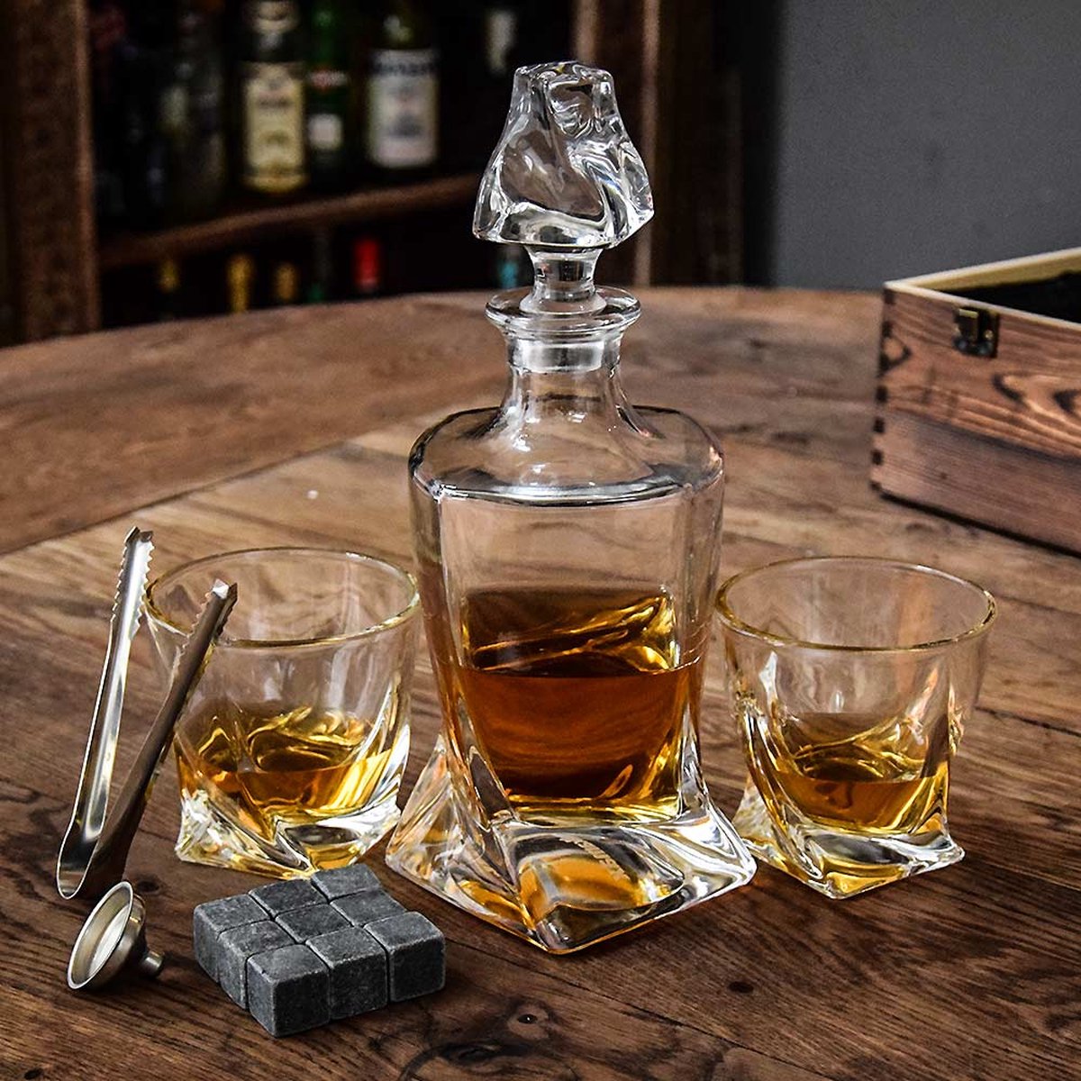 Mikamax twisted whiskey karaf - whiskey decanter - whiskey set - incl. 2 whiskey glazen en whisky stones - inhoud 1l - uniek design decanter