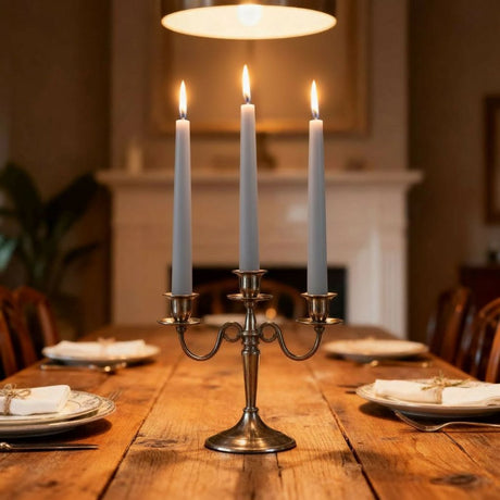 Arti casa ribble dinerkaarsen - set van 3 kaarsen - ribbelontwerp - gemaakt van wax - geschikt voor diner en decoratie - afmeting 2 x 2 x 25 cm per kaars - kleur grijs