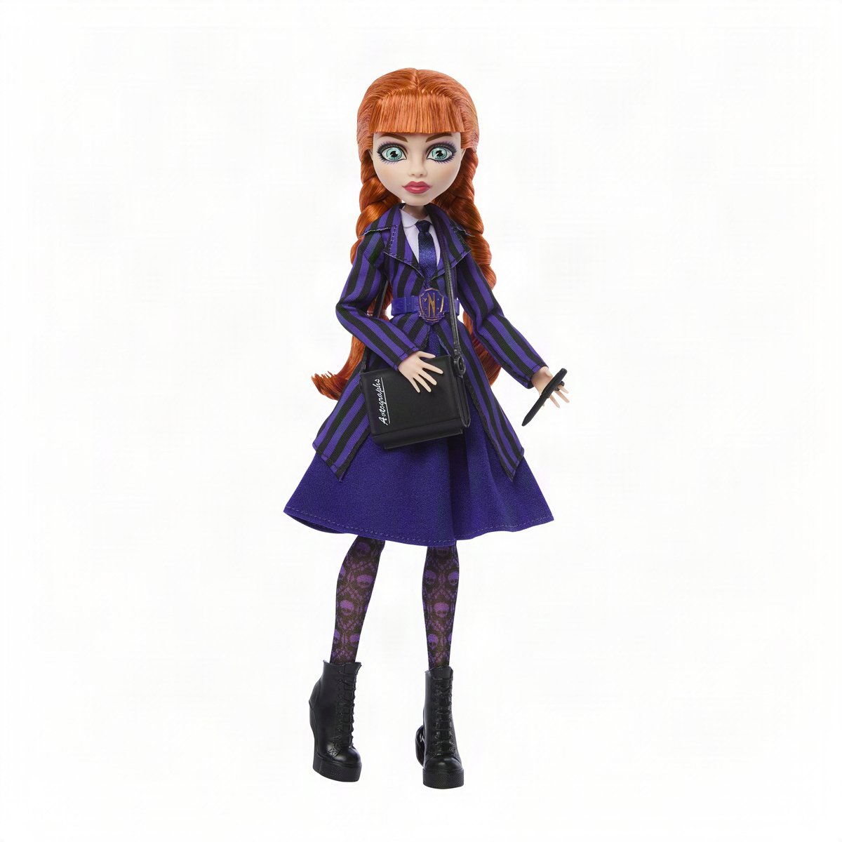 Monster high x wednesday verzamelpop - agnes demille met paars uniform en accessoires