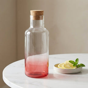 Alpina glazen fles met smoke effect - inhoud 1,2 liter - kurken deksel - ideaal voor het bewaren of serveren van diverse dranken - afmetingen ø9,4 x h27 cm - kleur lichtrood
