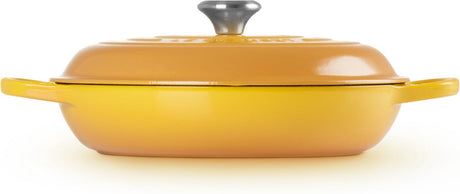 Le creuset braadpan signature campagnard nectar – ø 30 cm 3,5 liter – brede, lage stoofpan – in honinggele nectar tint – ideaal voor risotto, groenten of roerbak – geschikt voor inductie, oven, bbq – authentiek frans design