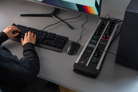 Brennenstuhl premium-protect-line 120.000a aut premium-protect-line gaming stekkerdoos 11-voudig met overspanningsbeveiliging, main-follow functie en 2 schakelaars (stekkerdoos 2-voudig usb 3.1 a, 3m kabel, made in germany)