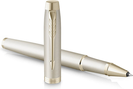 Parker im monochrome rollerballpen | zwarte inkt | champagnekleurige afwerking en details | fijne punt | met geschenkdoos