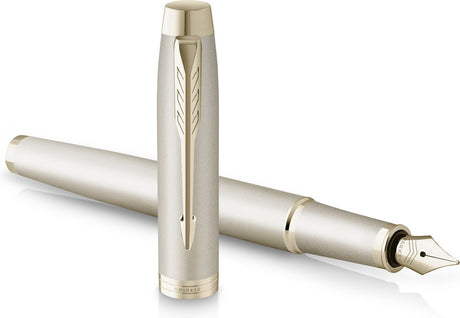 Parker im monochrome vulpen | blauwe inkt | champagnekleurige afwerking en details | medium punt | met geschenkdoos