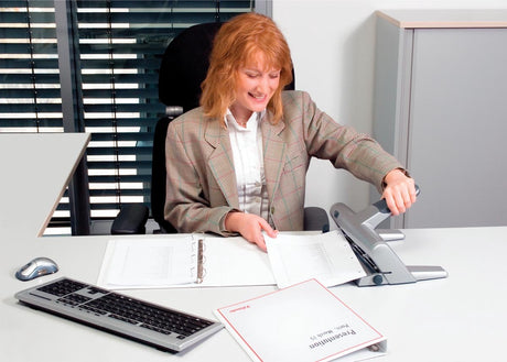 Leitz 23-gaats perforator - perforeert tot 15 vel - voor mappen en ringbanden - zilver