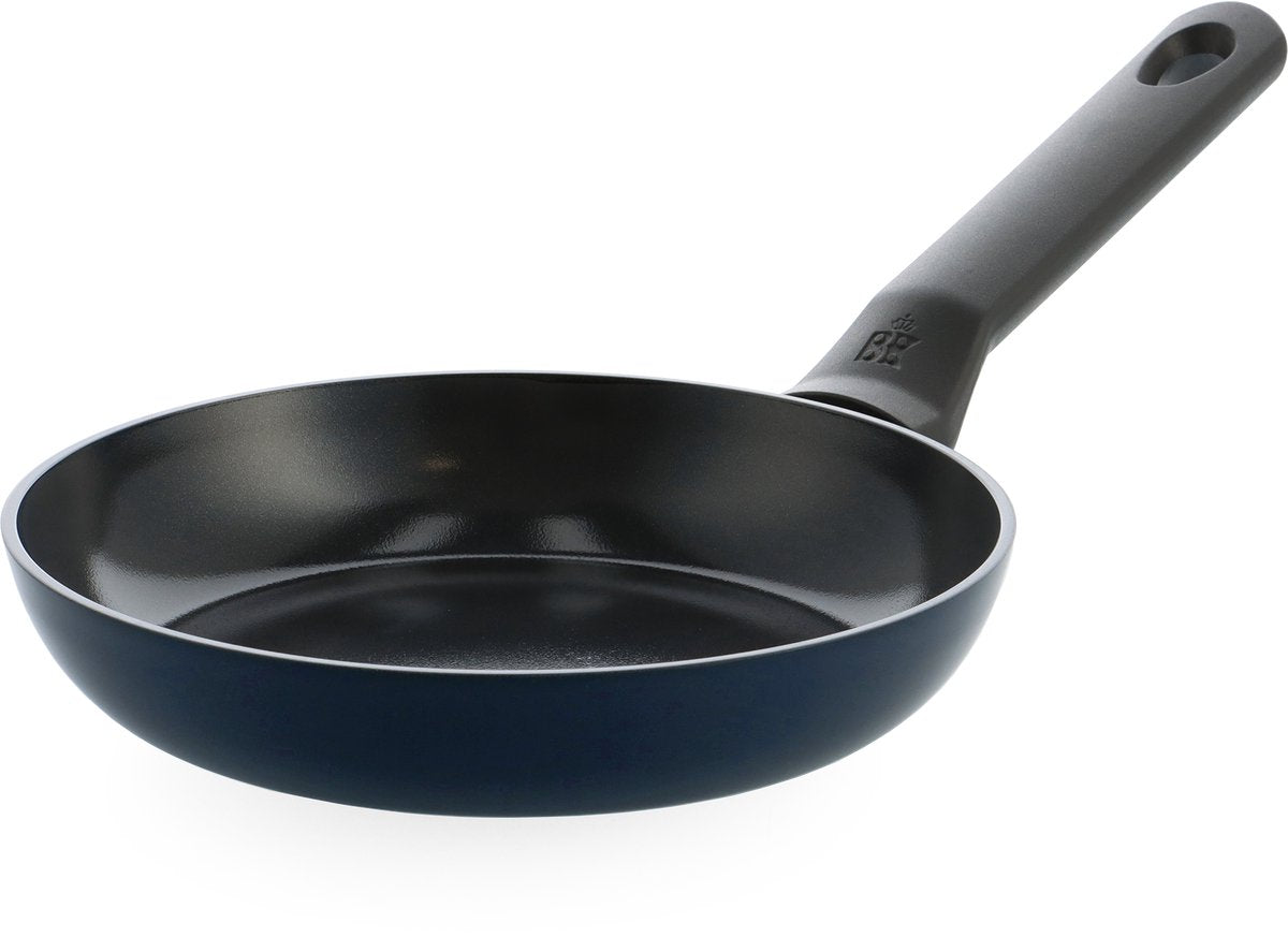 Bk enjoy koekenpan 20cm – pfas-vrije antikleeflaag – koekenpan inductie – keramische pan – ovenbestendig tot 160°c – vaatwasserbestendig – koudgrepen – oxford blue