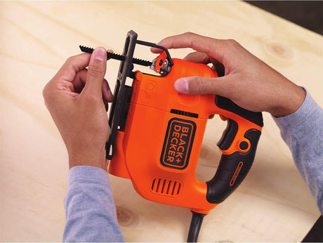 Black+decker 520w decoupeerzaag. rechte zaagsneden. bochten en 45° afschuinen. variabele snelheid - ks701ek-qs