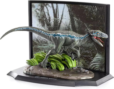 Noble collection jurassic world - toyllectible treasures figuur - blue