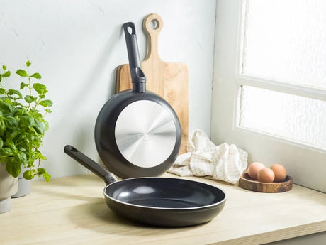 Bk easy induction koekenpan 30cm - pfas-vrije antikleeflaag - koekenpan inductie - keramische pan - ovenbestendig tot 160°c - koudgrepen - zwart