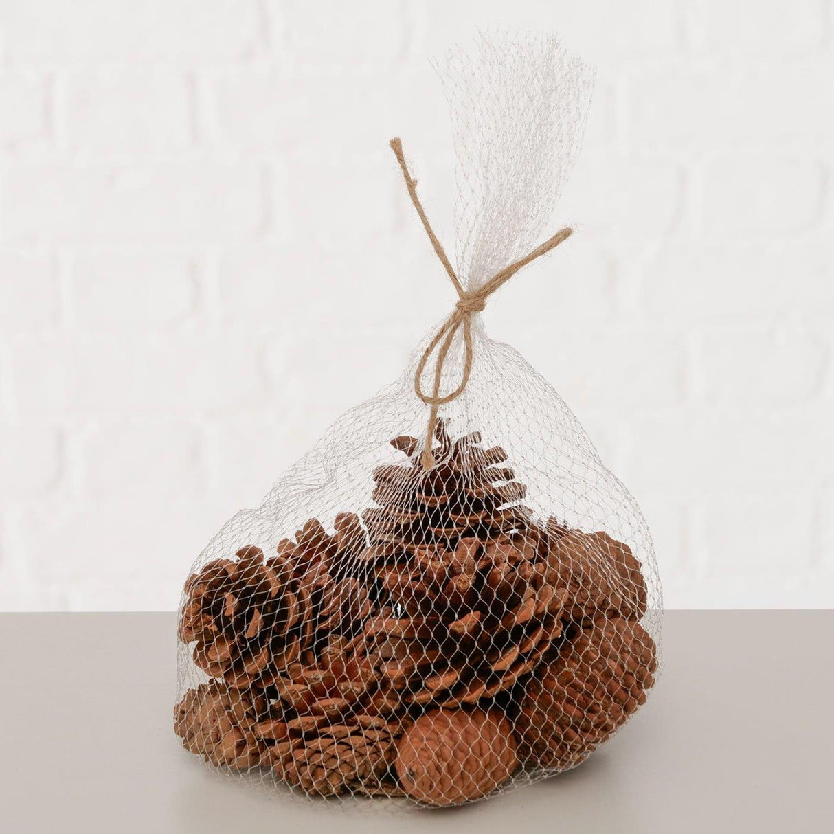 Boltze home decoratief strooisel coney 18-delig dennenappel 140 g bruin