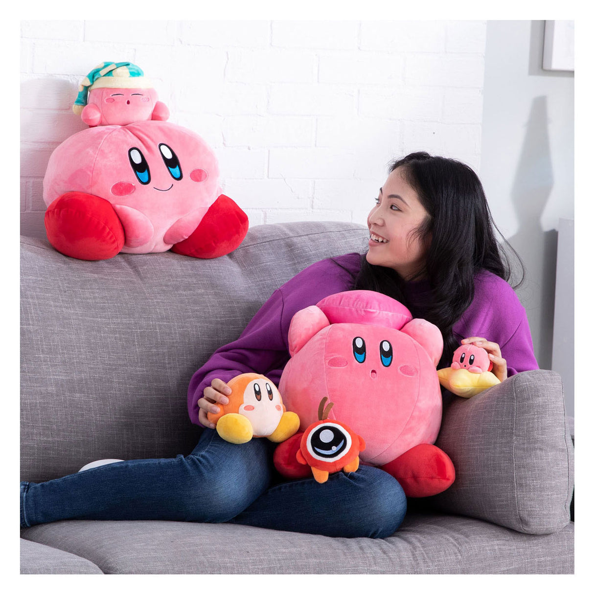 Tomy Mocchi Mocchi Mega Kirby Hug Plush, 32 cm