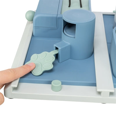 Trixie dog activity poker box 2