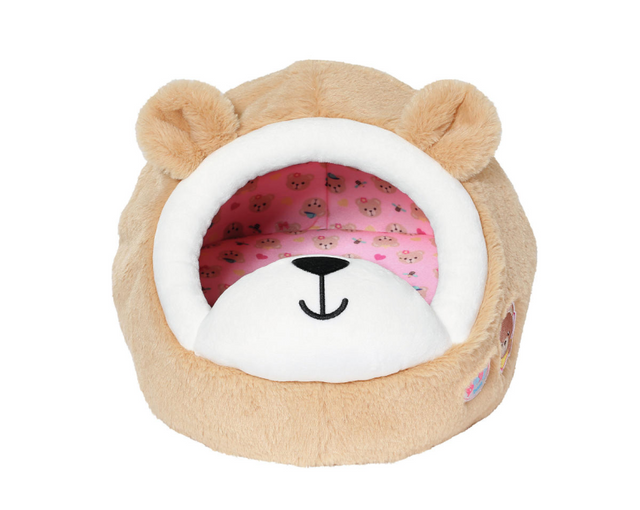 Baby born bear slaapgrot