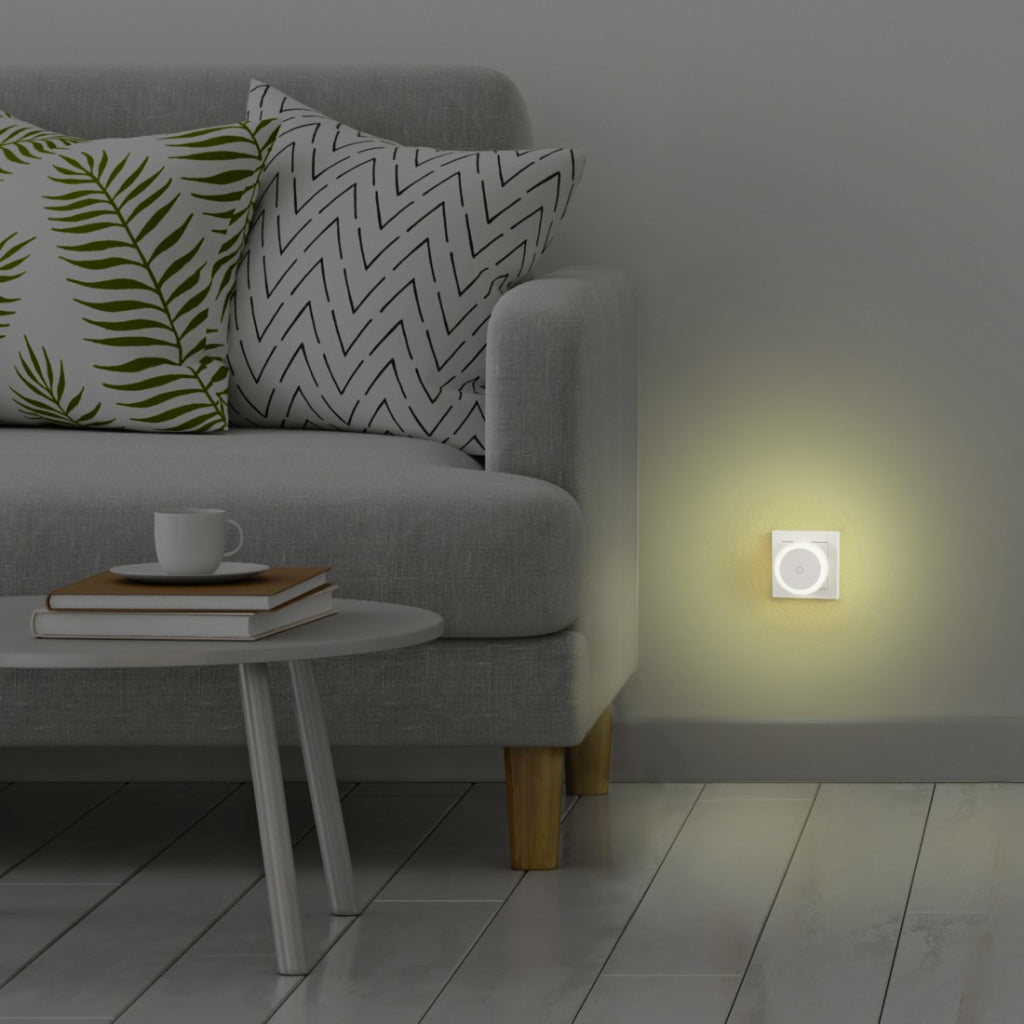 Hama LED Night Light Touch Switch per la presa sulla luce calda accesa