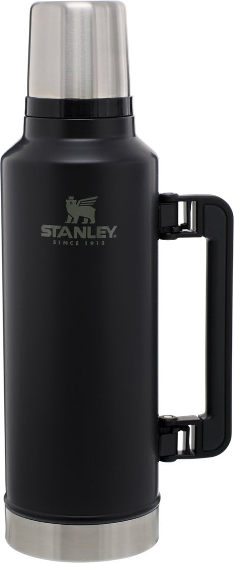 Stanley classic legendary thermosfles 1.9l - houdt 45 uur warm, 2 dagen koud - lekvrij - vaatwasserbestendig - bpa-vrij - voor koffie, thee en meer - roestvrijstalen thermoskan - matte black