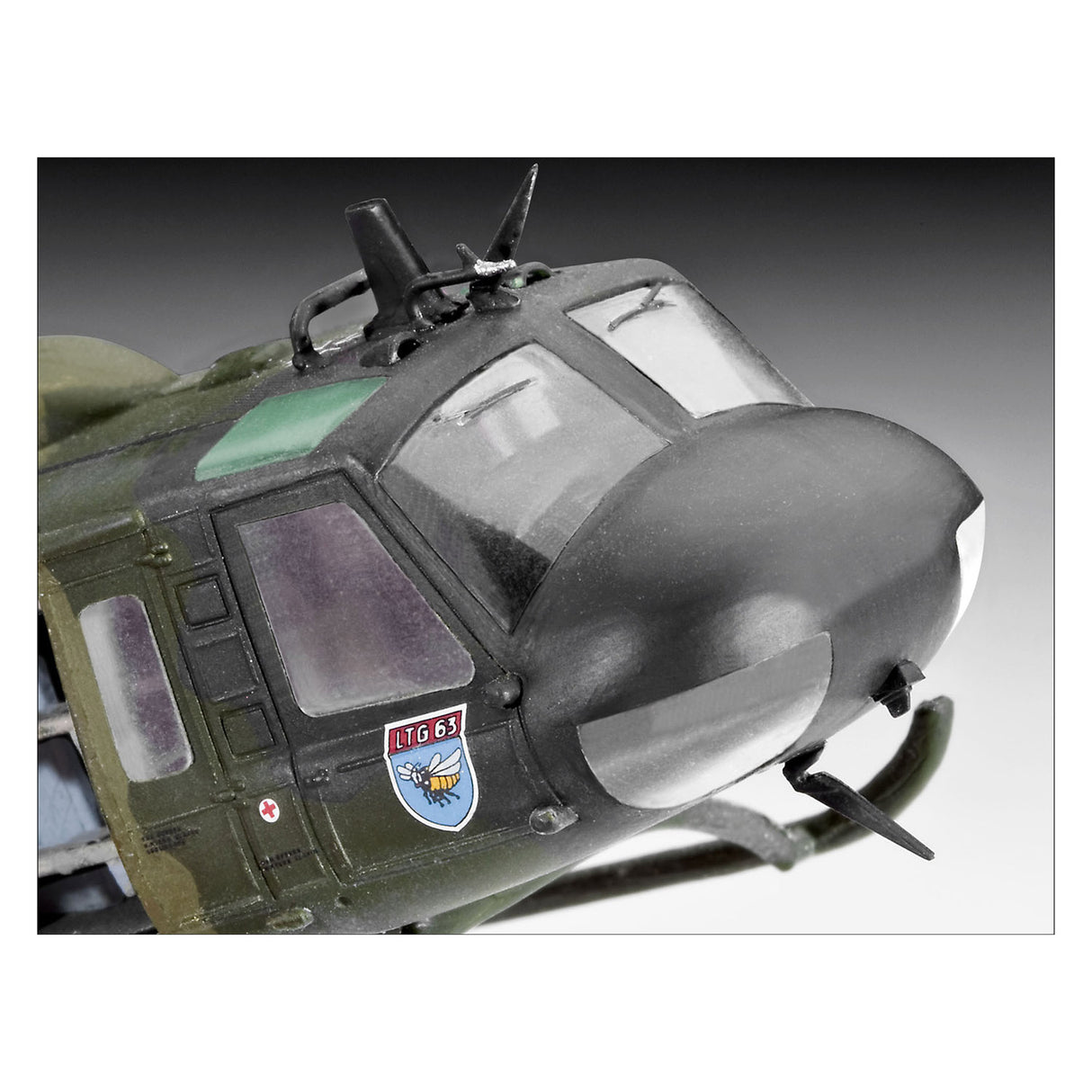 Ëmfaasst ëmgedréint uh-1d Sar