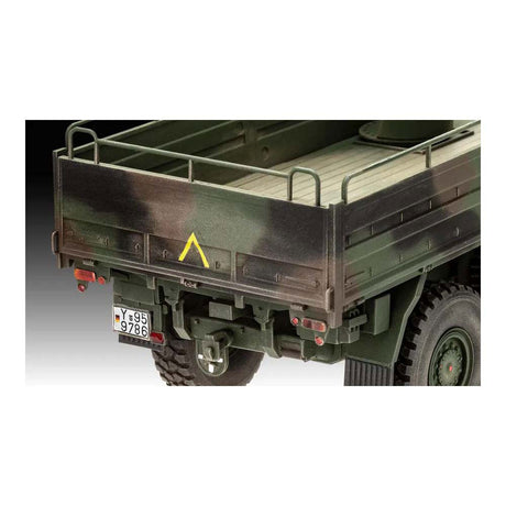 Revell modelbouwpakket - man 10t milgl truck 8x8 1:35 - 245dlg.