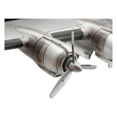 Revell modelbouwpakket lockheed l.1049g super constellation lufthansa 1:144 - 95dlg.