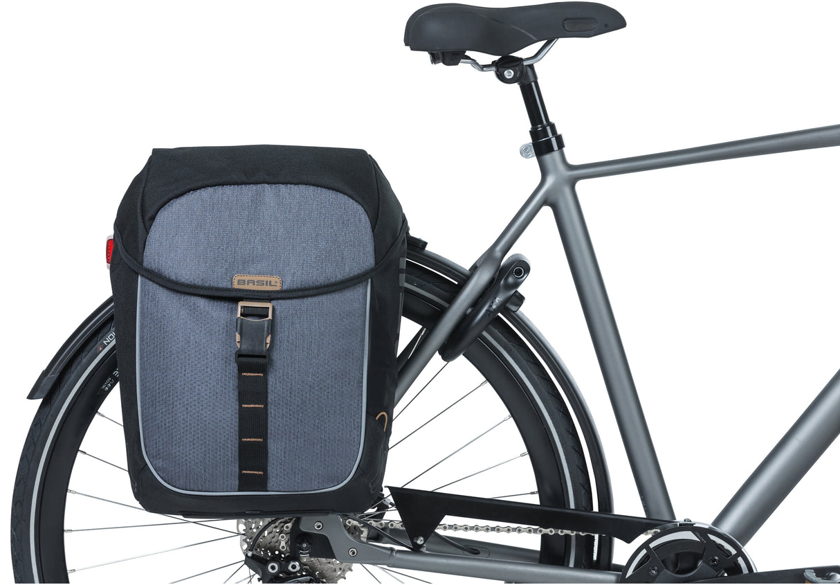 Basil Miles Double Bag - Dobbelt cykelpose, unisex, sporty, 34L, vandtæt, sort