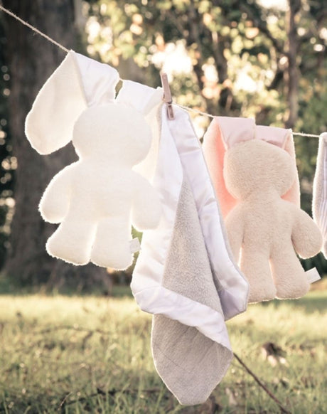 Snuggle bunny beige met roze oren. 26 cm | 2 stuks