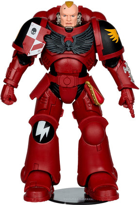Mcfarlane toys warhammer 40.000 - speelfigur - assault intercessor sergeant (blood angel) 18 cm