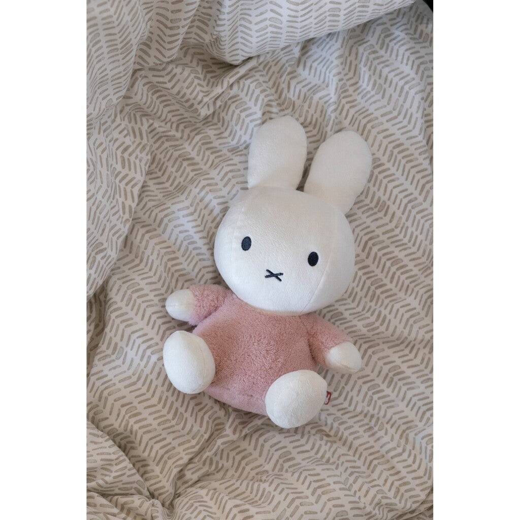 Miffy Fluffy Hug 35 cm růžová