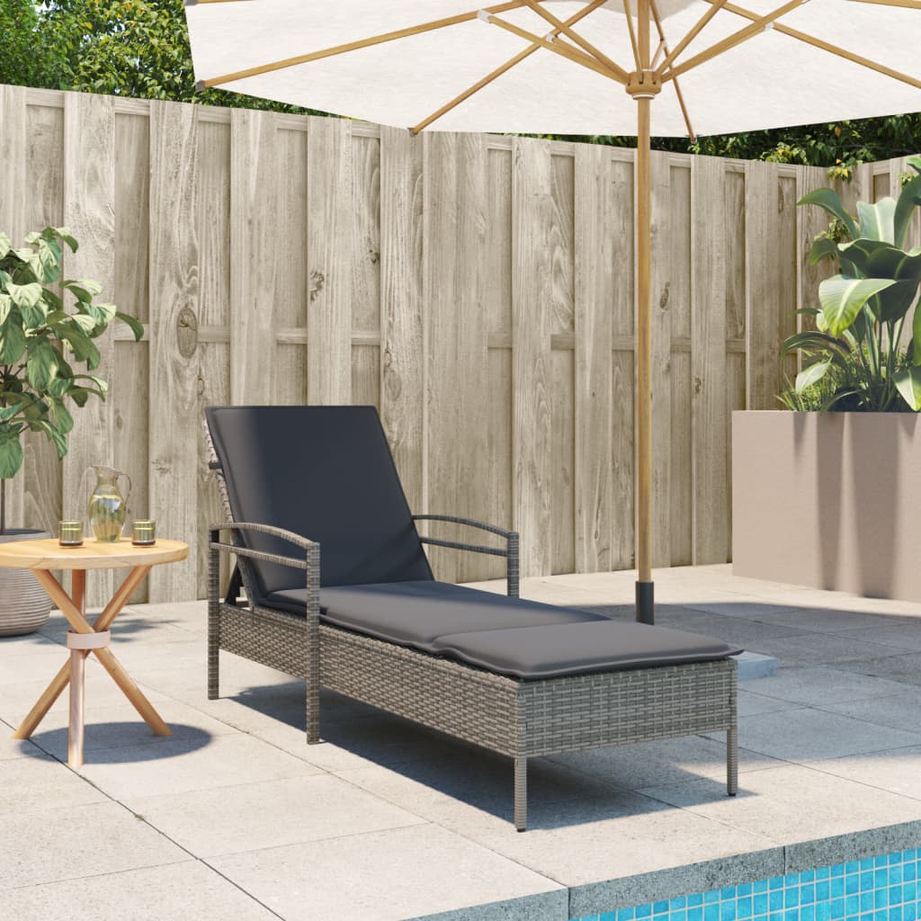 Vidaxl ligbed met kussen 63x200x81 cm poly rattan grijs