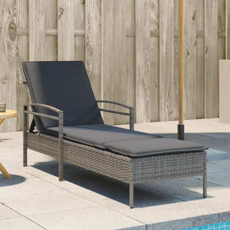 Vidaxl ligbed met kussen 63x200x81 cm poly rattan grijs