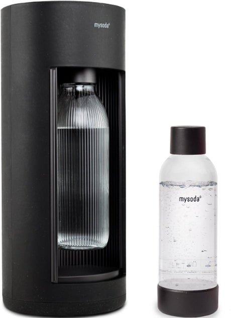 Mysoda glassy black - design bruiswatermaker - behuizing van biocomposiet op houtbasis met aluminium details – incl. 1 liter glazen fles en 1 liter pet-fles