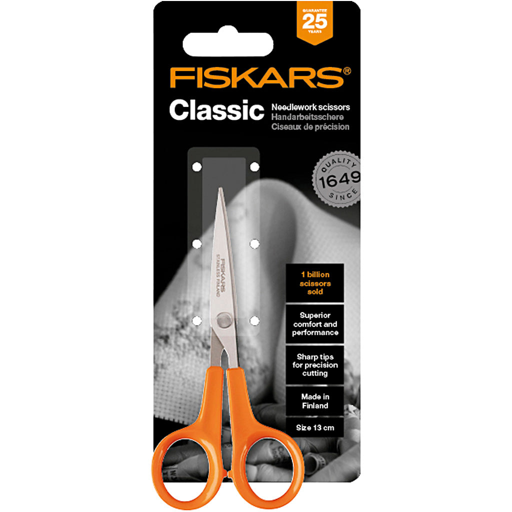 Http: www.cchobby.nl fiskars-klassieke-precisie-schaar-l-13-cm-1-stuk