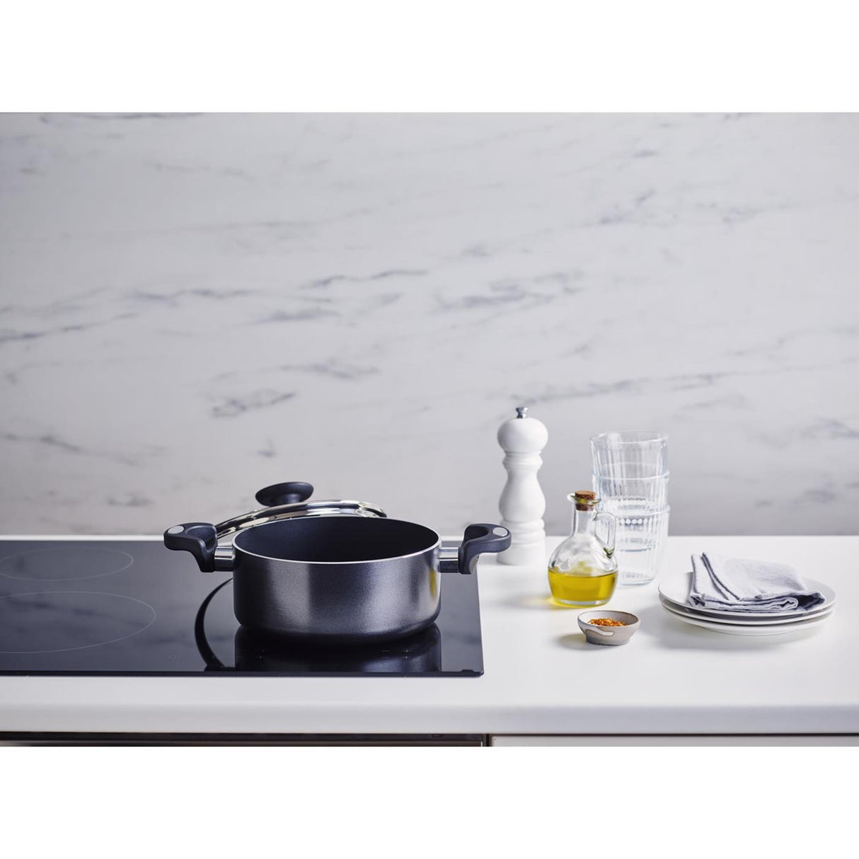 Beka pro induc kookpan met keramische antikleeflaag en glazen deksel 24cm