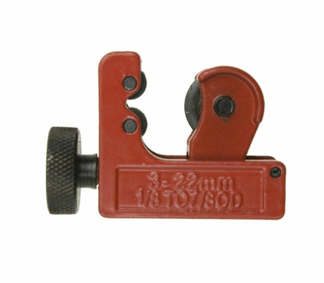 Een buissnijder drel 3-22mm .
