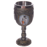 Ridder te paard versus fantasy ridder decoratieve kelk