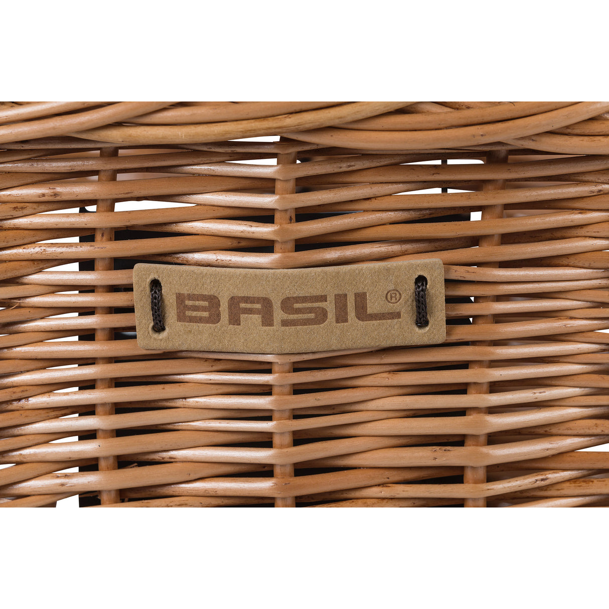 Basil Bremen Wicker KF Panier de vélo devant la nature