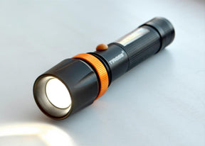 Tiross flasher laadbare cree led t6 xml 10w