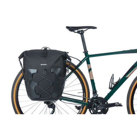 Basil tas navigator l zwart | mik hooks | 31l