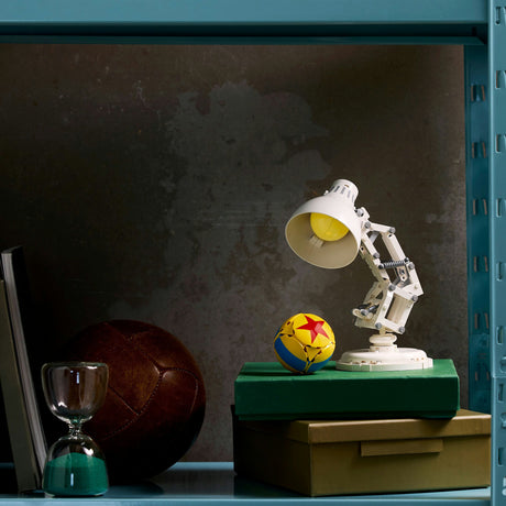 Lego ® ideas disney pixar luxo jr. displaymodel - 21357