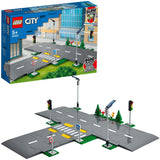 Lego ® city wegplaten 60304 bouwset; bouwbare speelgoedweg; maak de wegplaten vast aan je stad om deze uit te breiden; met lantaarnpalen, stoplichten, verkeersborden, bomen en planten, verkeersdrempels en een zebrapad (112 onderdelen)