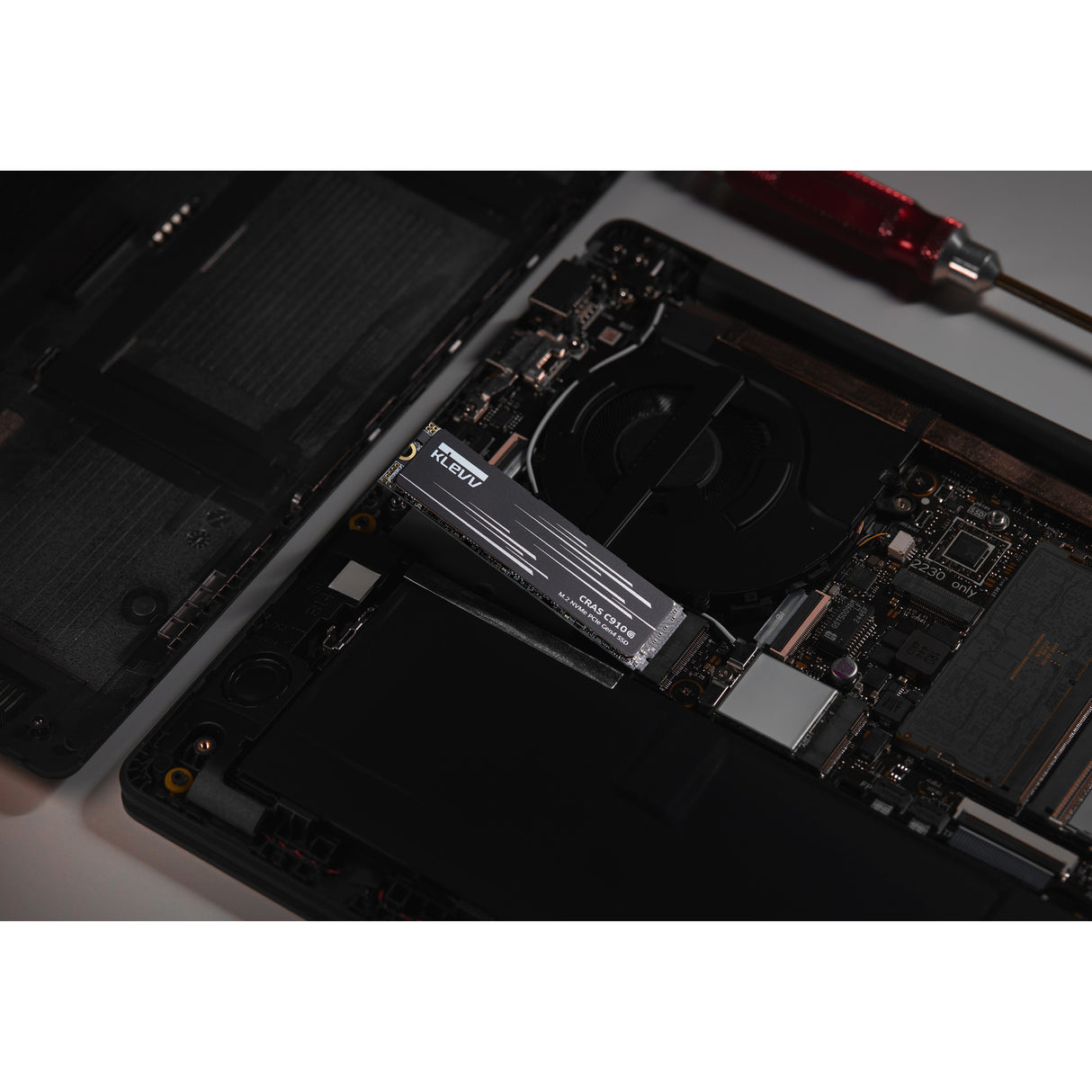 Klevv cras c910g 2 tb ssd (zwart, k02tbm2sp0-10g, pcie gen 4.0 x4, nvme 2.0)